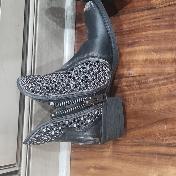 Circle G Boots - Picture 11 of 16